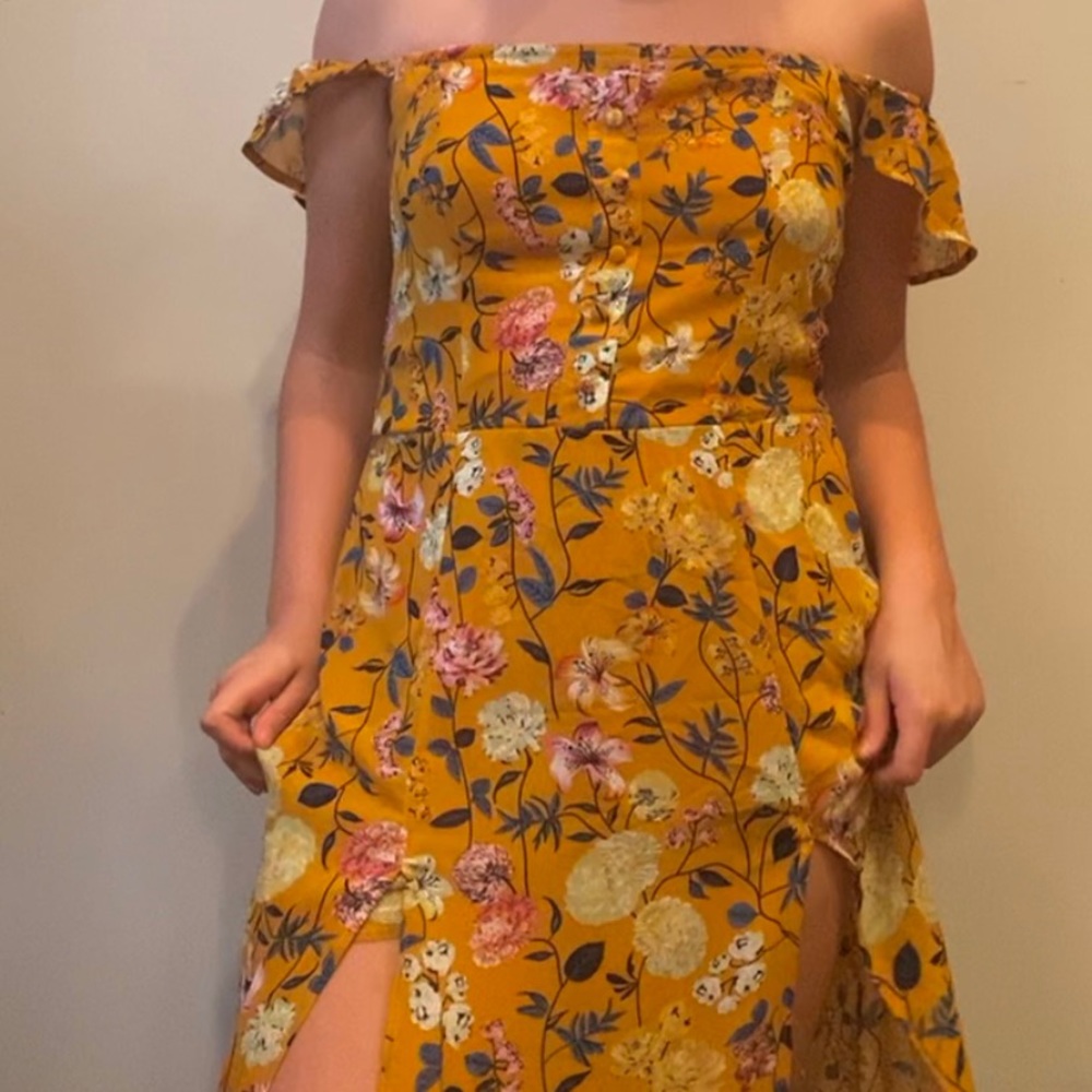 yellow dress